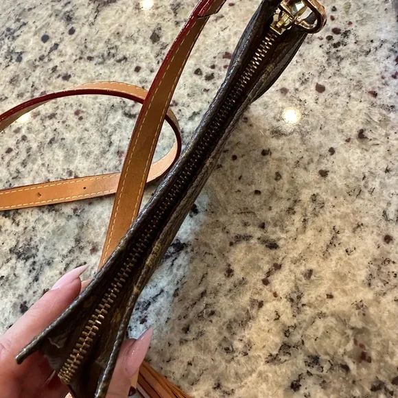 Louis Vuitton Monogram Pochette Crossbody Bag - Picture 9 of 14